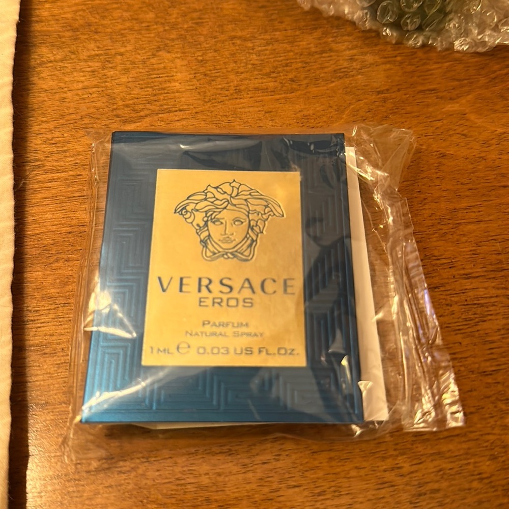 - 5/$25.00 Versace Eros spray parfum 1ml sealed plastic
